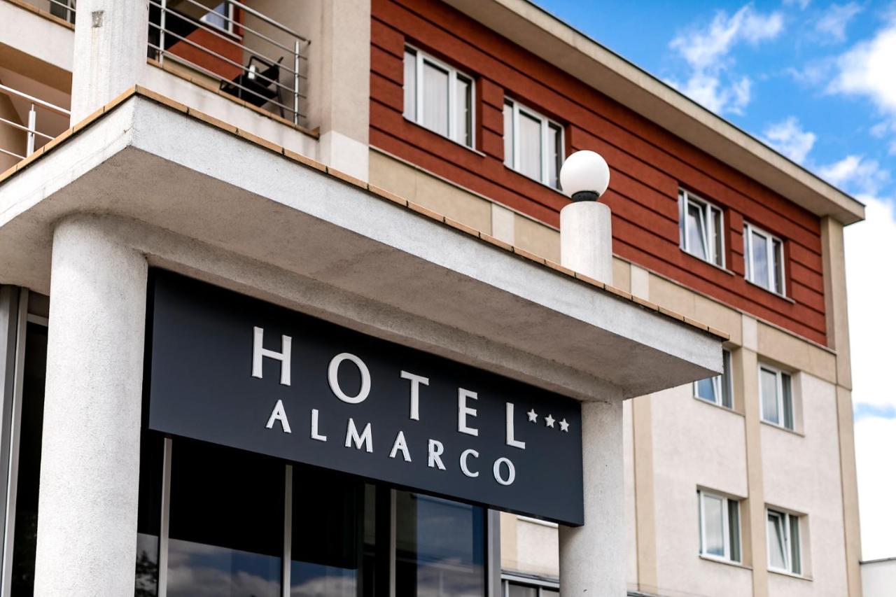 Hotel Almarco Сьрода-Велькопольска Экстерьер фото